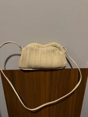 Mansur Gavriel Cream mini cloud clutch